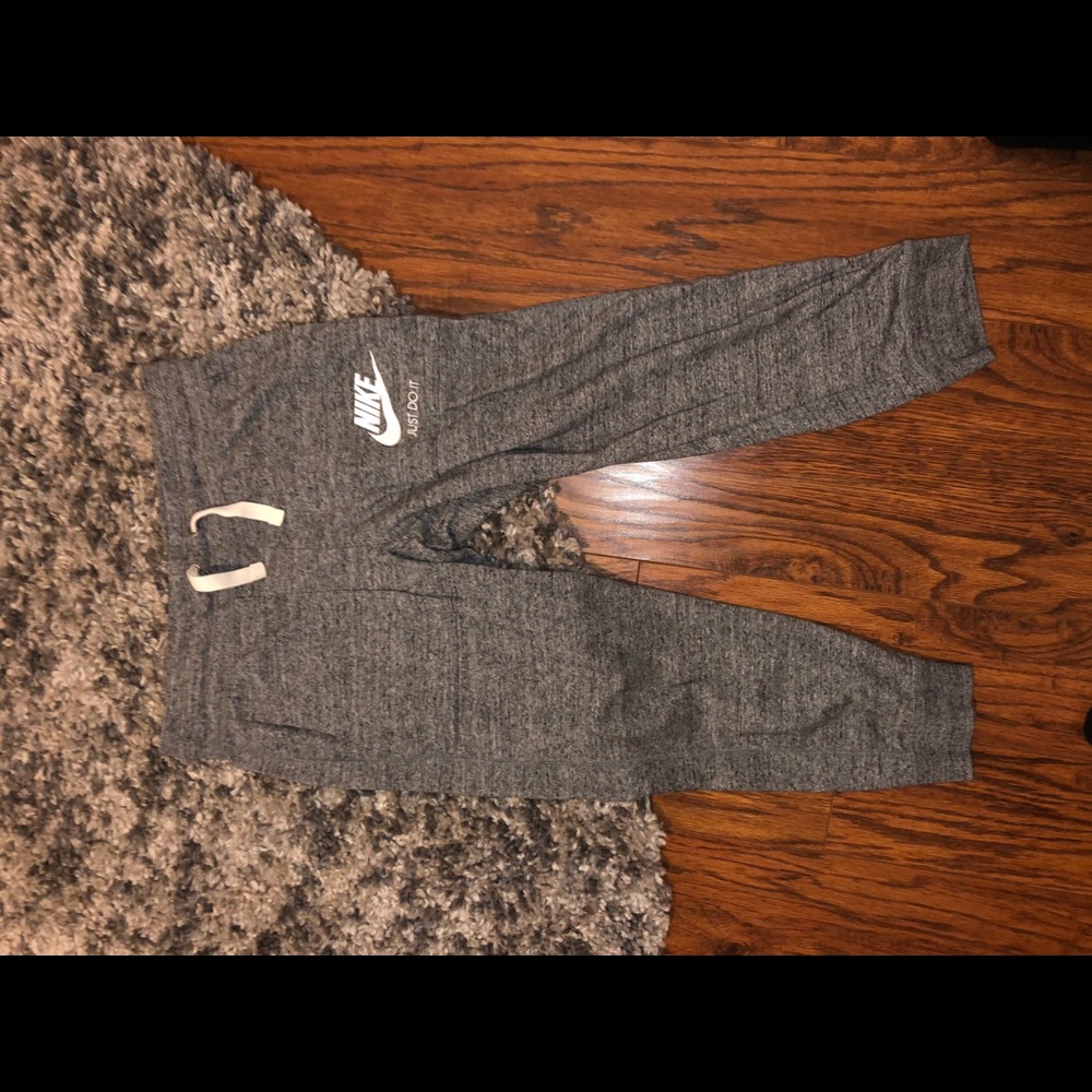Nike cropped sweatpants